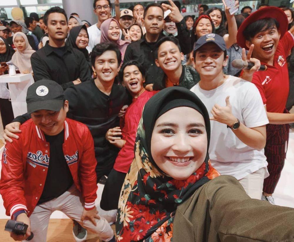 Adem Lihatnya! 10 Potret Memesona Prilly Latuconsina Kenakan Hijab