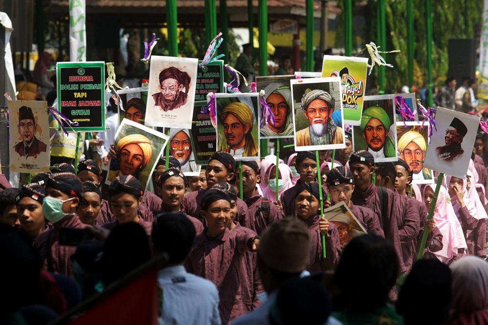 Banser dan Rijalul Ansor Bersihkan 10.000 Mesjid Rayakan Hari Santri
