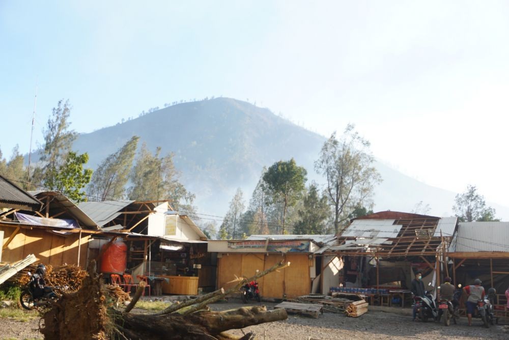 Kebakaran di Gunung Ijen Mulai Mengancam Lahan Perkebunan Warga