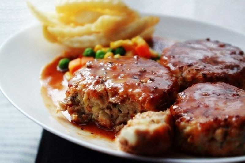 Rekomendasi 7 Tempat Makan Steak di Kota Bandung, Wajib Kalian Coba! 