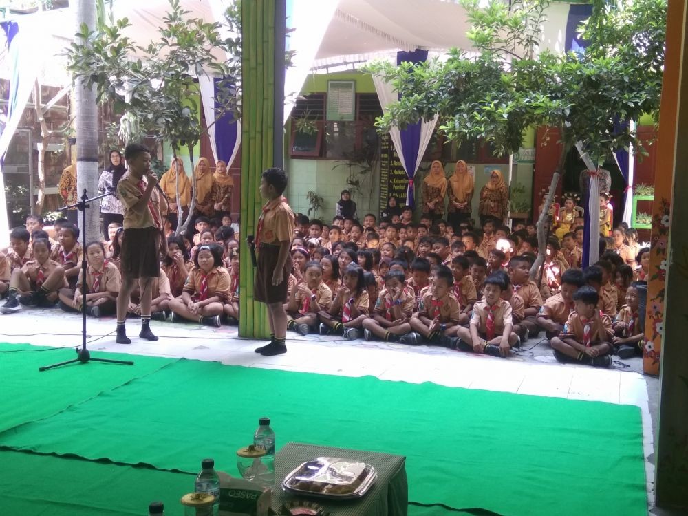 Angkat Bahasa Jawa, Siswa SD di Kota Madiun Bukukan Karya Puisi  