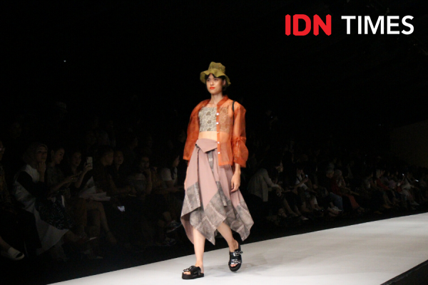 Inspirasi Gaya Earth Colors ala Purana dan Humbang Kriya di JFW 2020