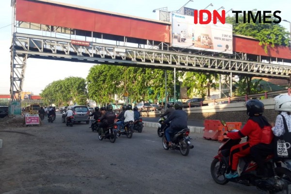 Sudah Ada Rambu tapi Belum Diresmikan, FR Wonokromo Dilalui Pengendara