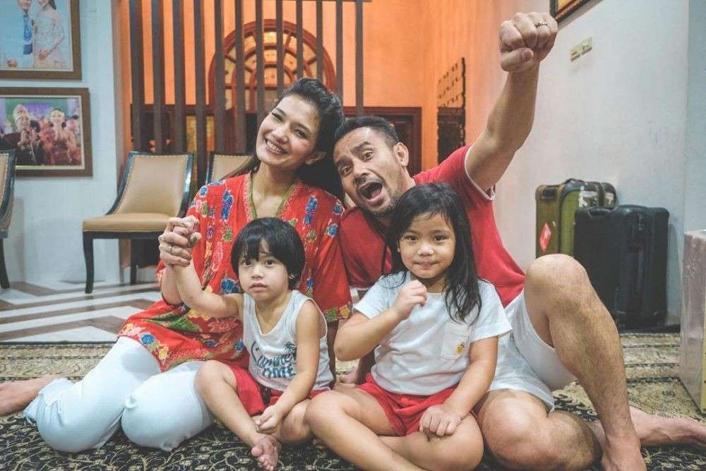 10 Momen Kebersamaan Judika Dan Keluarga, Family Goals!