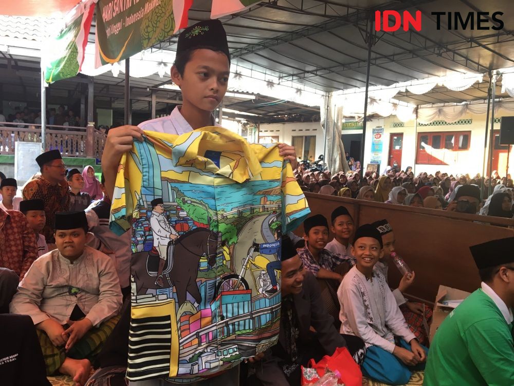Gibran Bagikan Baju Gambar Jokowi-Prabowo, Ternyata Ada Maknanya Lho!