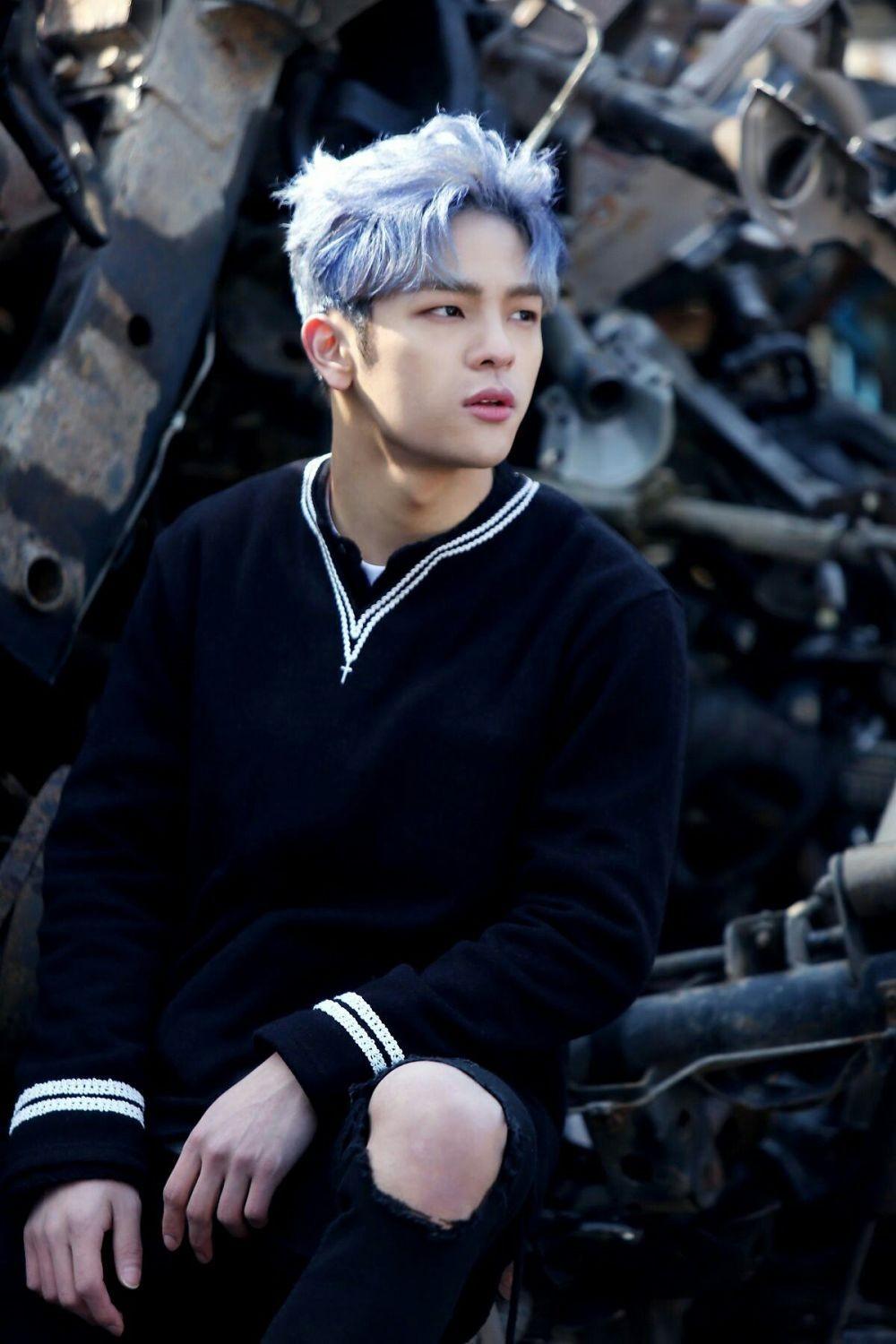 10 Fakta Kim Woojin Yang Dikabarkan Hengkang Dari Stray Kids Jyp