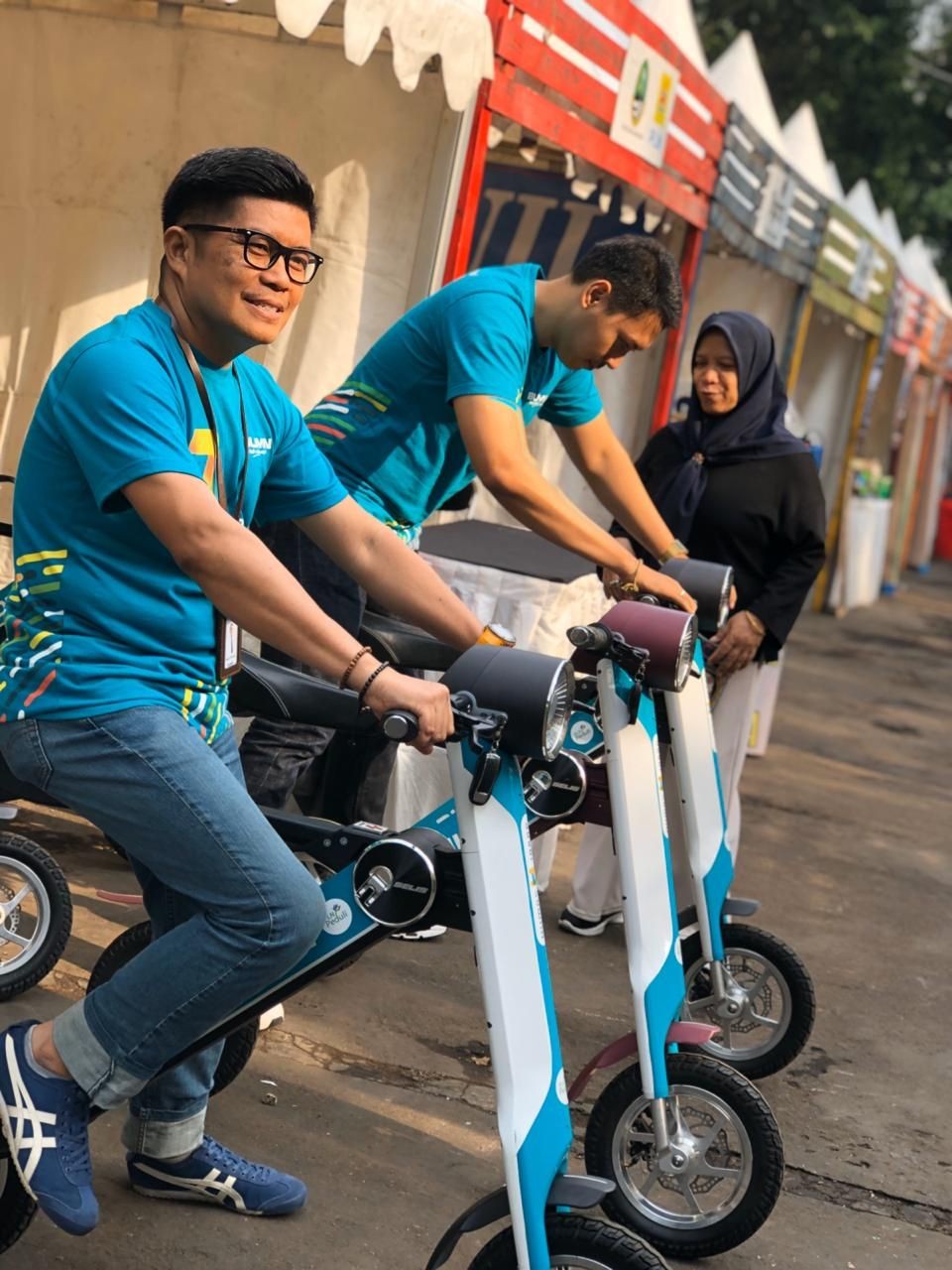 Hari Listrik Nasional, PLN UID Jawa Barat Bagi-bagi Sepedah Listrik
