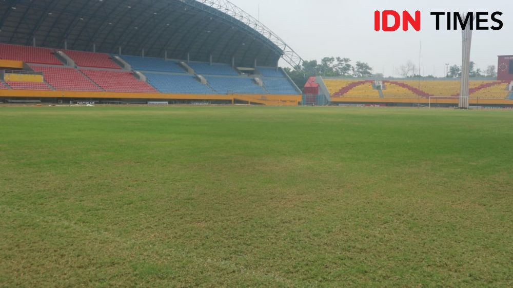 Rumput Stadion Gelora Sriwijaya Palembang Jadi Sorotan Pelatih