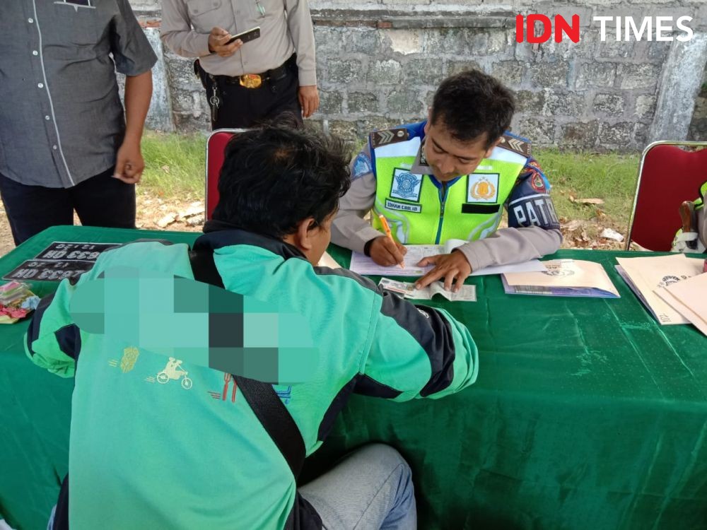 Kumpulan Cerita & Foto Lucu Pelanggar Ketika Polisi Razia di Denpasar