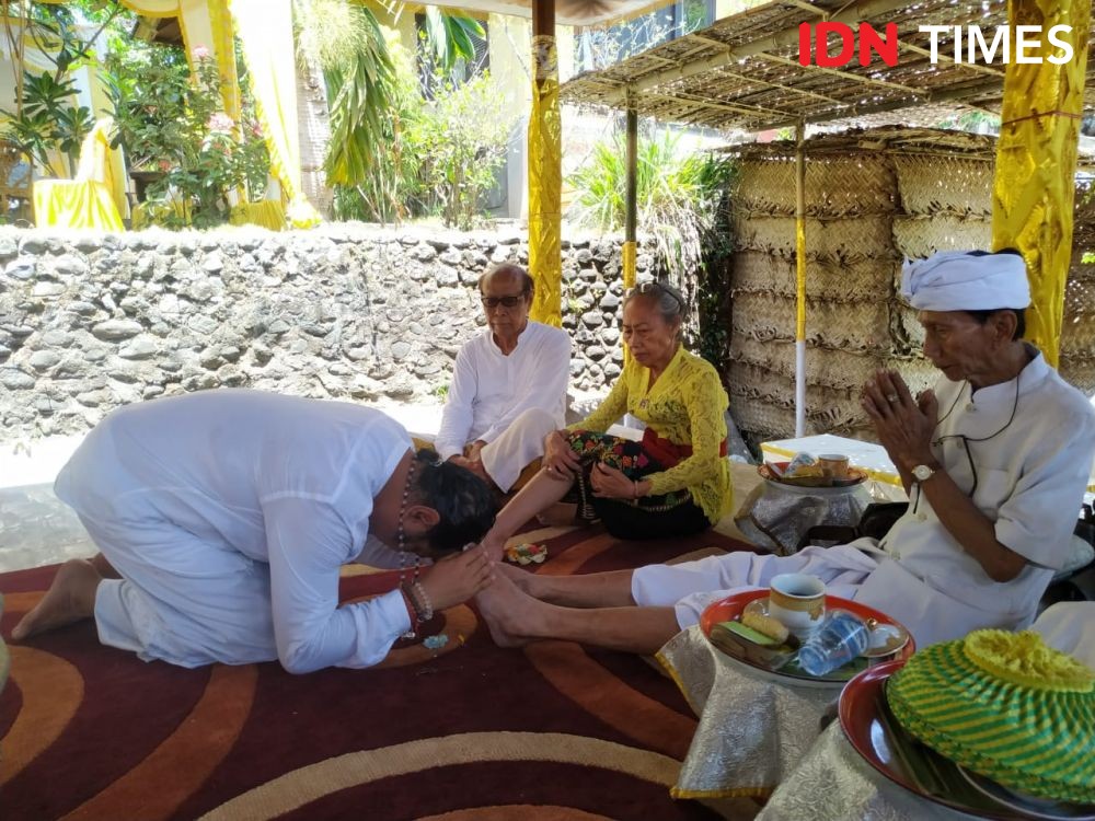 Indra Udayana, Pendiri Ashram Gandhi Puri Jadi Sulinggih