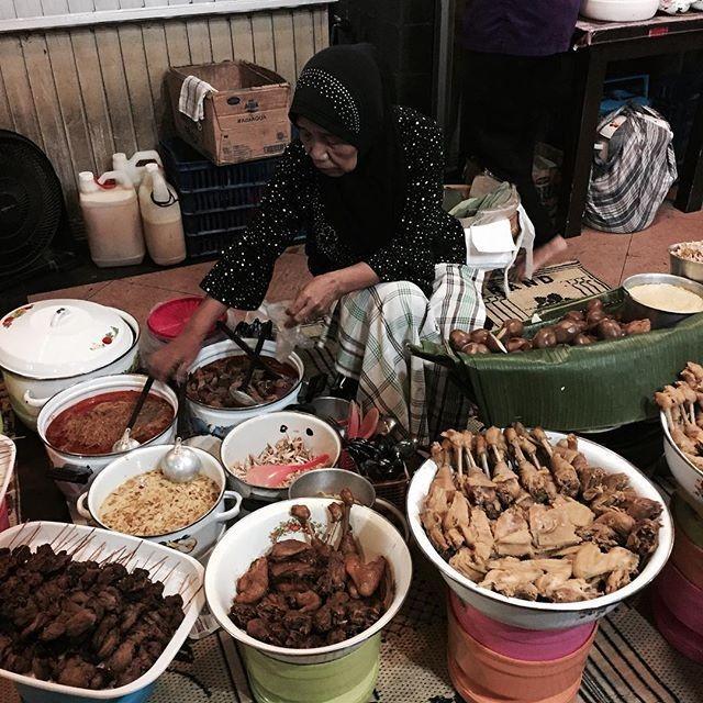 10 Kuliner Malam Paling Laris di Semarang, Kamu Pernah Coba?