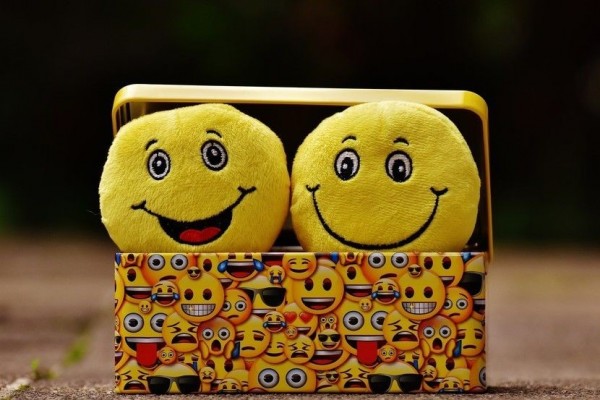 Kami Bisa Menebak Emoji Apa yang Sering Kamu Pakai Saat Chat!