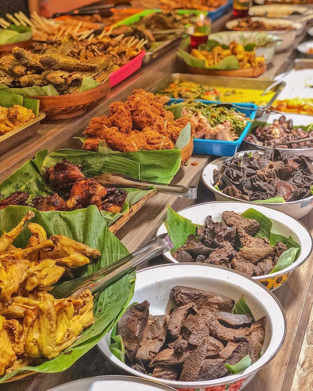 10 Rumah Makan Sunda di Bandung yang Enak