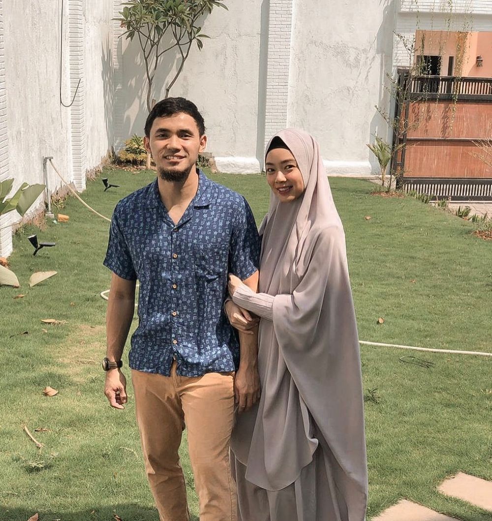 10 Potret Memikat Mantan Atlet Wushu Lindswell dengan Baby Bump