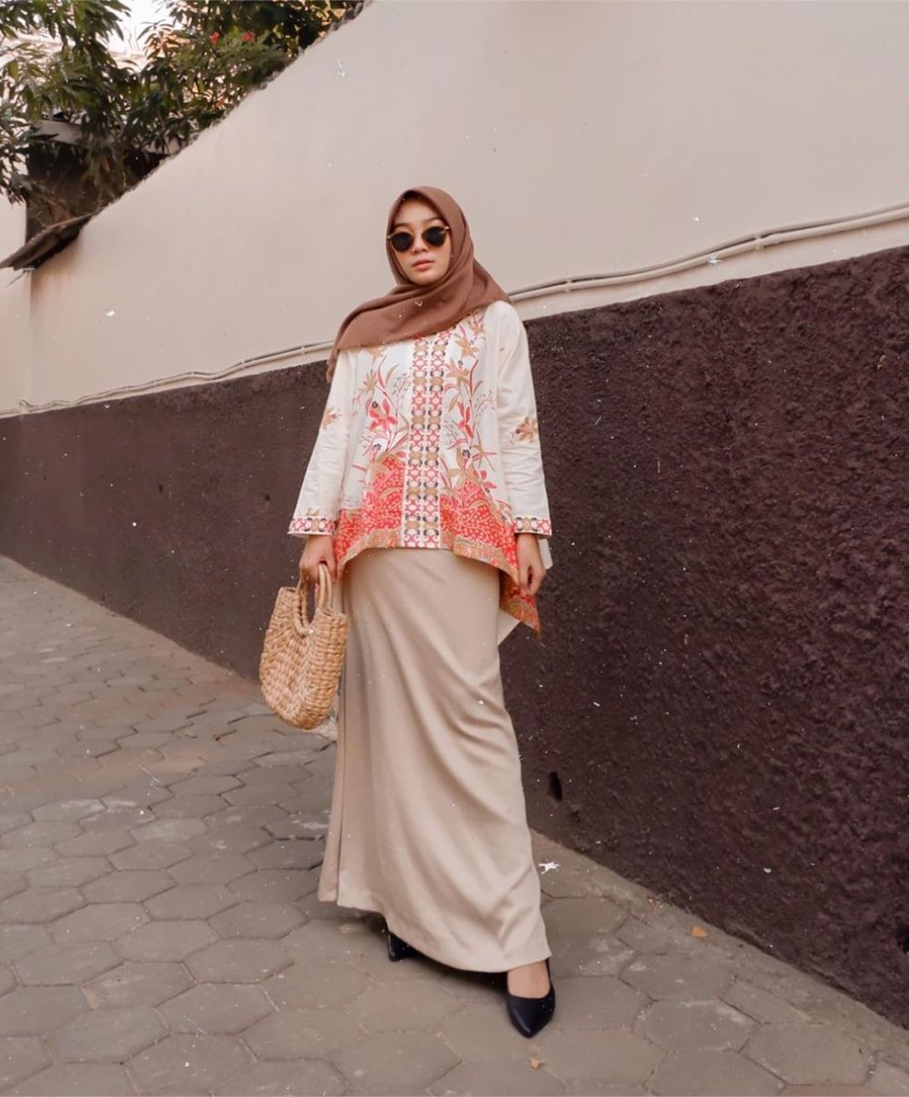 10 Inspirasi Style Hijab Tunik Untuk Kondangan Anggun Banget 9889