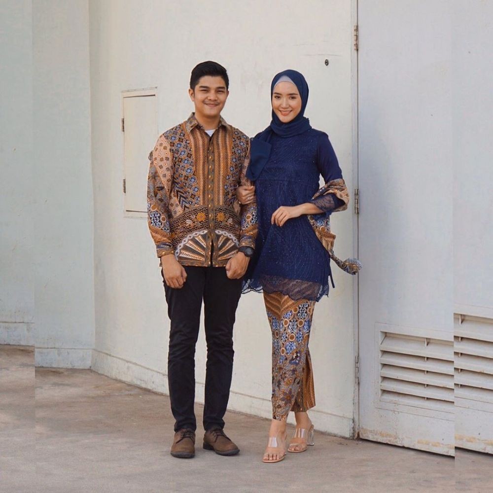 10 Gaya Kondangan dengan Hijab ala Erica Putri