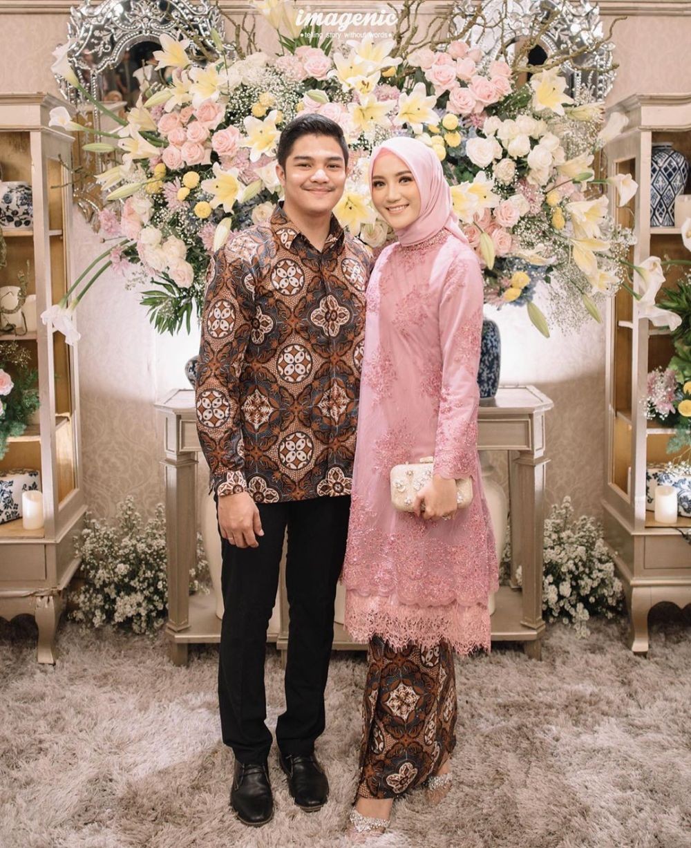 10 Gaya Kondangan dengan Hijab ala Erica Putri