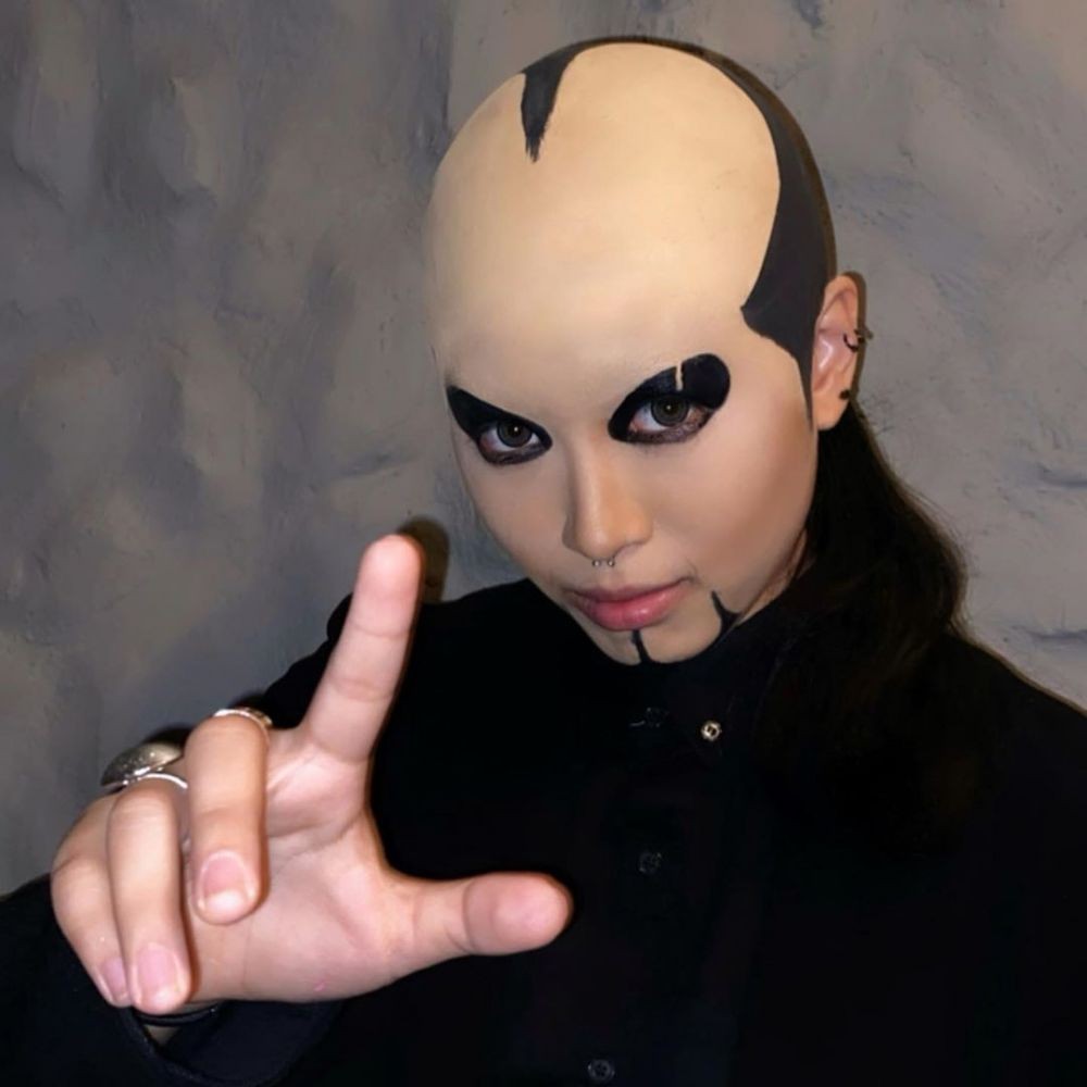 Kocak & Gokil, Ini 10 Potret Cindercella Jadi Beauty Vlogger