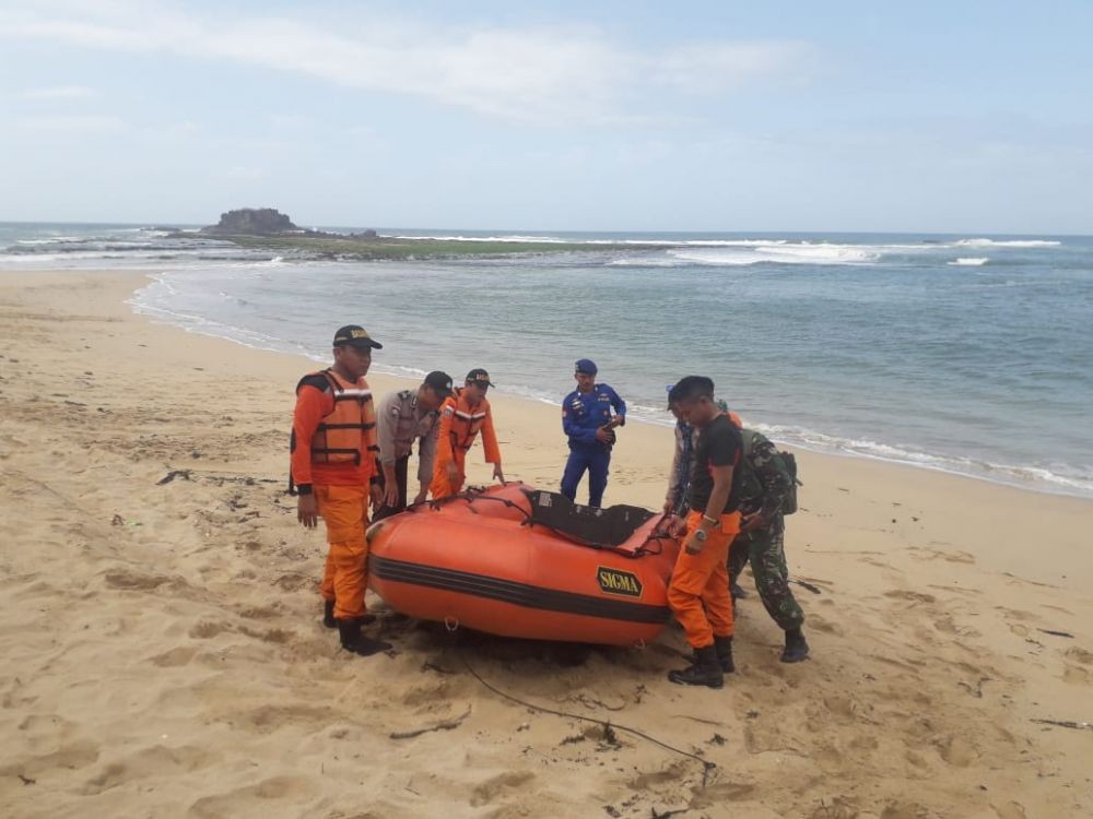 Tiga WN Tiongkok yang Hilang di Perairan Banten Penyelam Profesional