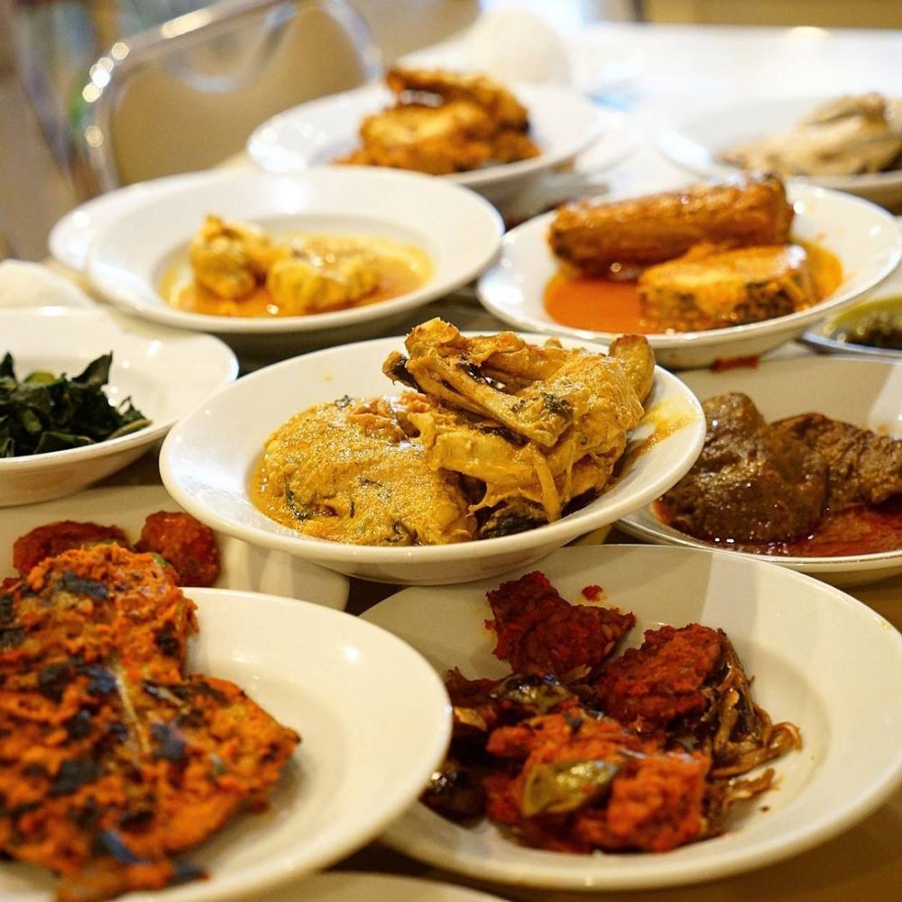12 Rekomendasi Rumah  Makan  Padang  Paling Enak  di  Jakarta