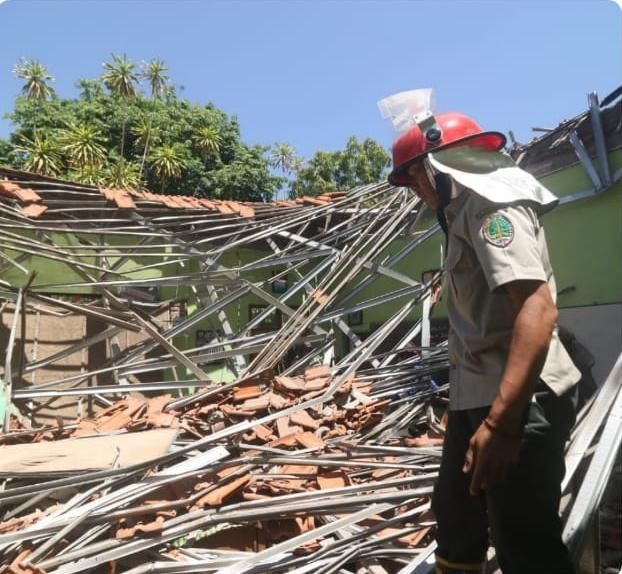 Polisi Temukan Kejanggalan Material Bangunan SD yang Ambruk