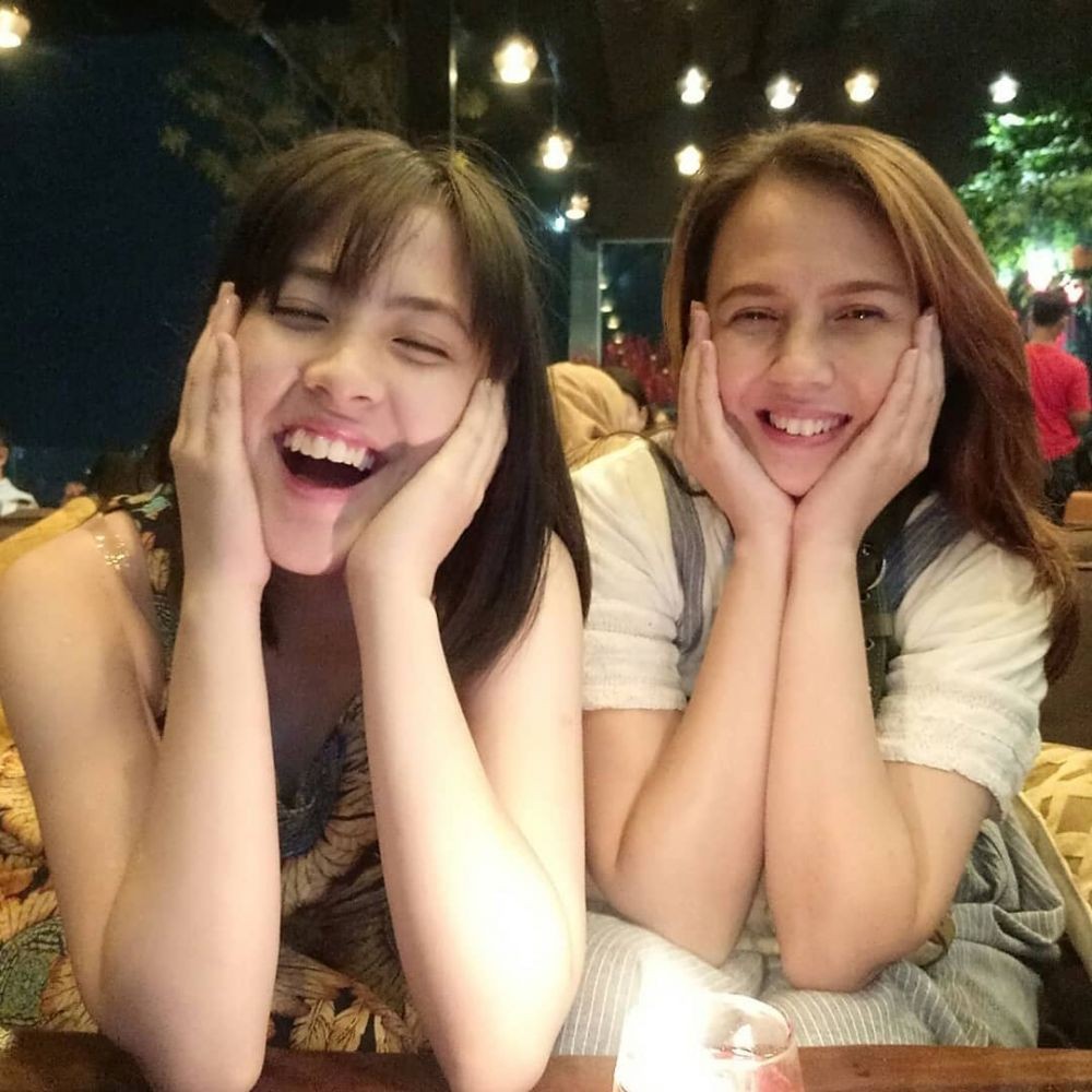 Kompak! 10 Potret Kedekatan Adhisty Zara Eks JKT 48 dengan Ibunda