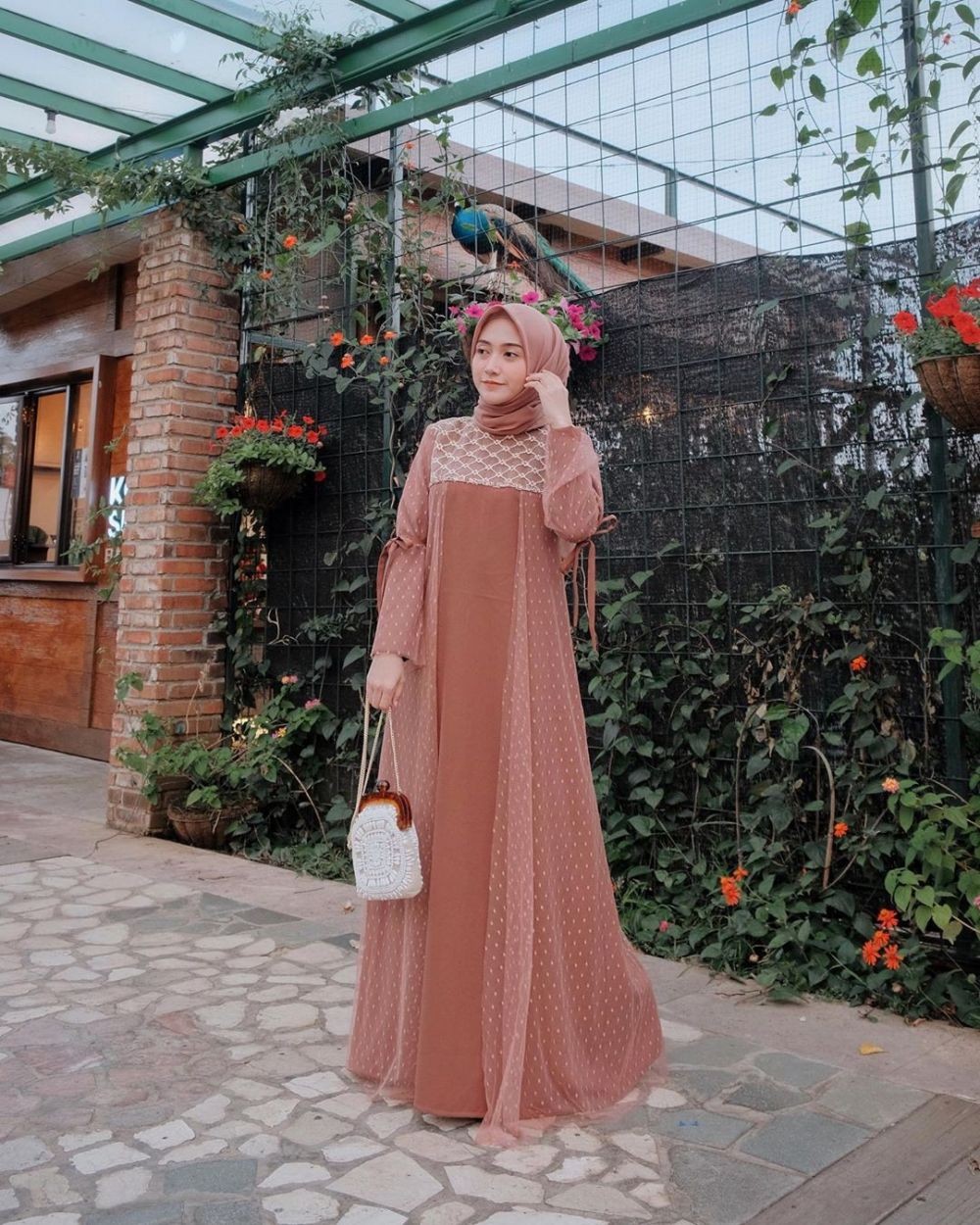 Inspirasi Gaun  Pesta dengan  Hijab  Nisa Cookie Bertema 