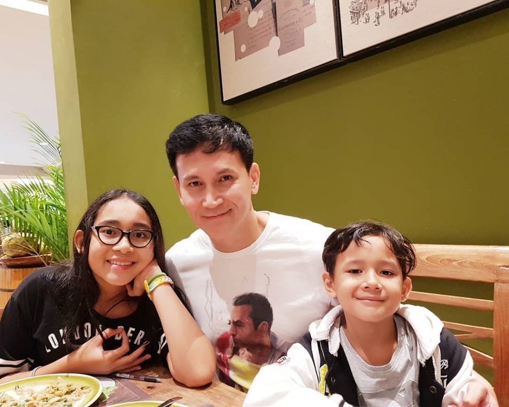 10 Foto Harmonis Marcelino Lefrandt dan Anaknya, Bukti Duda Keren!
