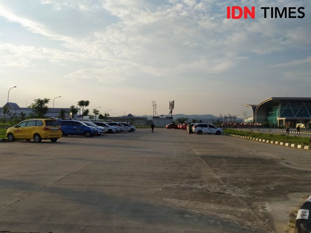 Bandara APT Pranoto akan Tutup selama 26 Hari, Sopir Taksi Ikut Merugi