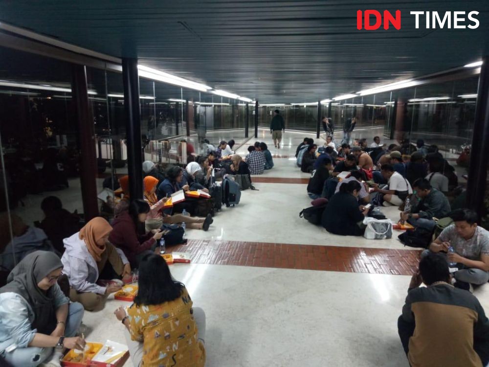 Penumpang Mengamuk, Rusak Loket Sriwijaya Air di Bandara Makassar  