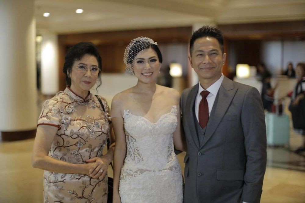 Resmi Jadi Suami Istri, 10 Potret Pernikahan Delon Idol dan Aida