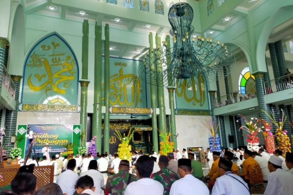 Peringati Maulid, Ribuan Telur di Banyuwangi Diarak ke Lima Penjuru