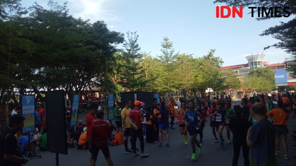 525 Runner Meriahkan Bosowa Brunity Relay di Makassar