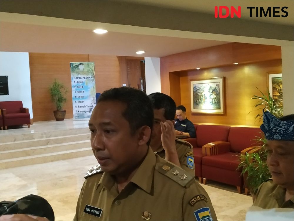 Hujan Datang, Wakil Wali Kota Bandung Heran Ada Sampah Kasur di Sungai