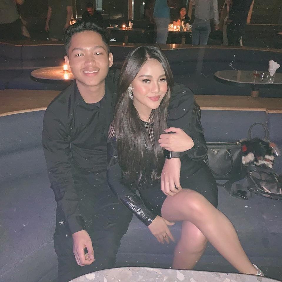 Sibling Goals! 10 Momen Kedekatan Azriel dan Aurel Hermansyah