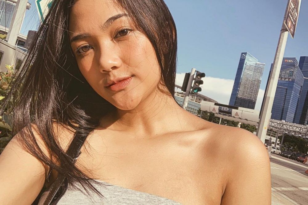 Menghipnotis! 10 Potret Glowing Marion Jola saat Selfie