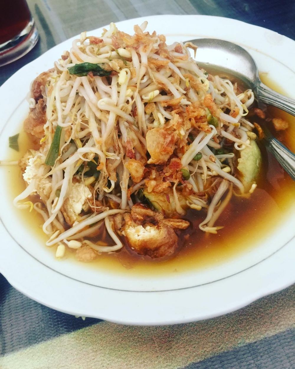 10 Tempat Makan Lontong Balap Enak di Surabaya, Enak dan