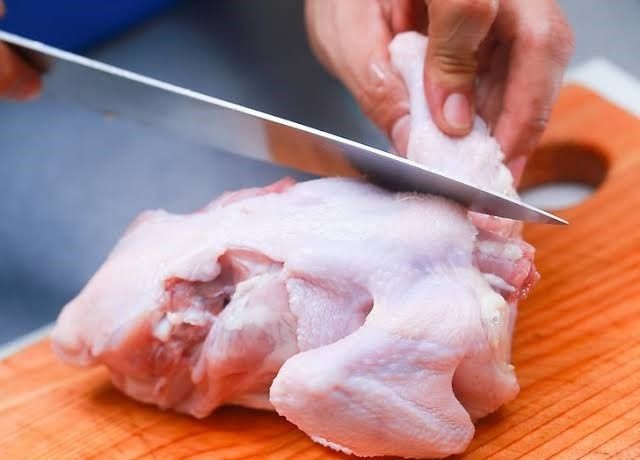 Awal Ramadan, Harga Daging Ayam Naik di Serang 