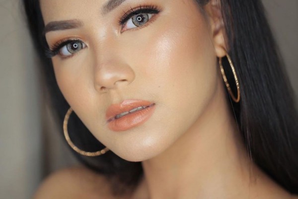 MUA Vinna Gracia Stop Pakai Foundation Setelah Kulitnya Bermasalah
