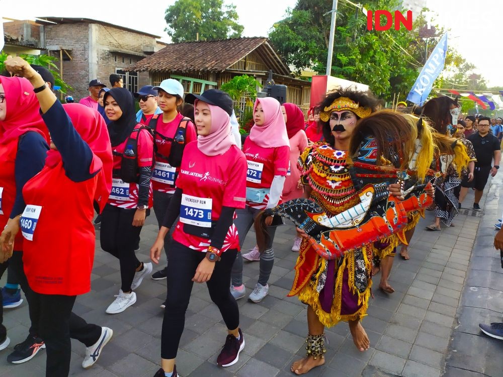 [FOTO] Keseruan Friendship Run di Ajang Borobudur Marathon 2019
