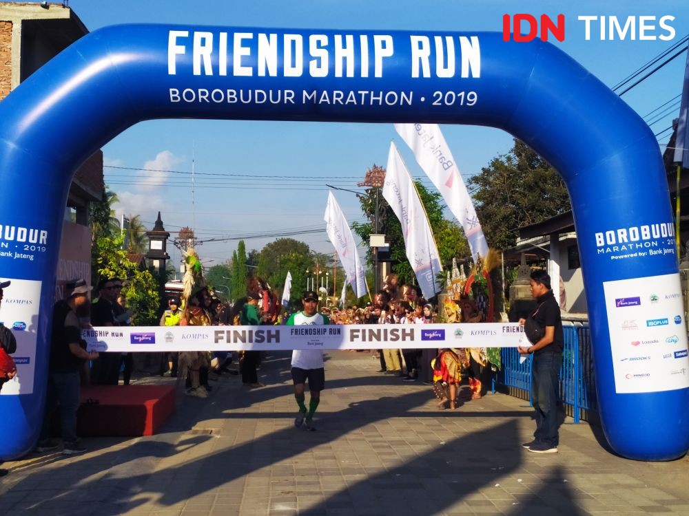 [FOTO] Keseruan Friendship Run di Ajang Borobudur Marathon 2019