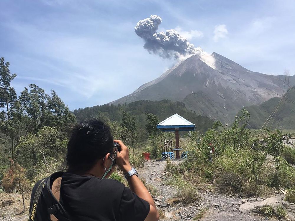 Merapi dalam 1 Hari Alami 90 Kali Gempa Guguran  