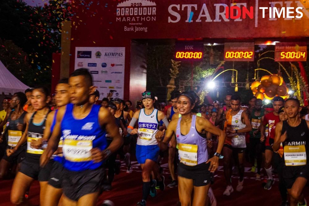 [FOTO] Pelari Kenya Sapu Bersih Juara di Borobudur Marathon 2019
