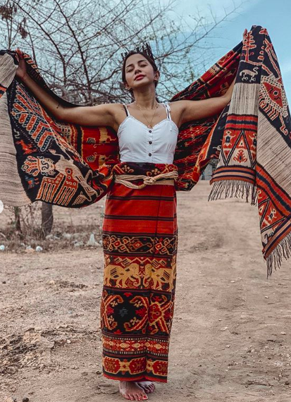 Pemotretan di Sumba, Tengok 10 Potret Pamer Body Goals Kirana Larasati