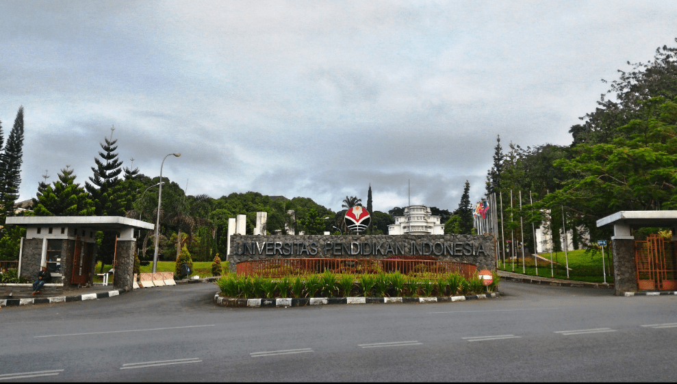 Bandung Heritage Sesalkan Renovasi Villa Isola UPI yang Tak Berizin