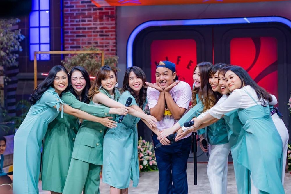 Energik, 10 Potret Cherrybelle saat Manggung Lagi
