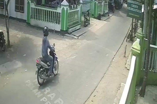 Ditinggal Jumatan, Sepeda Motor Milik Ustaz Raib di Gondol Maling