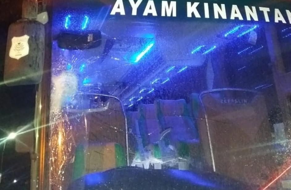 Pulang dari Palembang, Bus PSMS Dilempari Saat Melintas di Labura