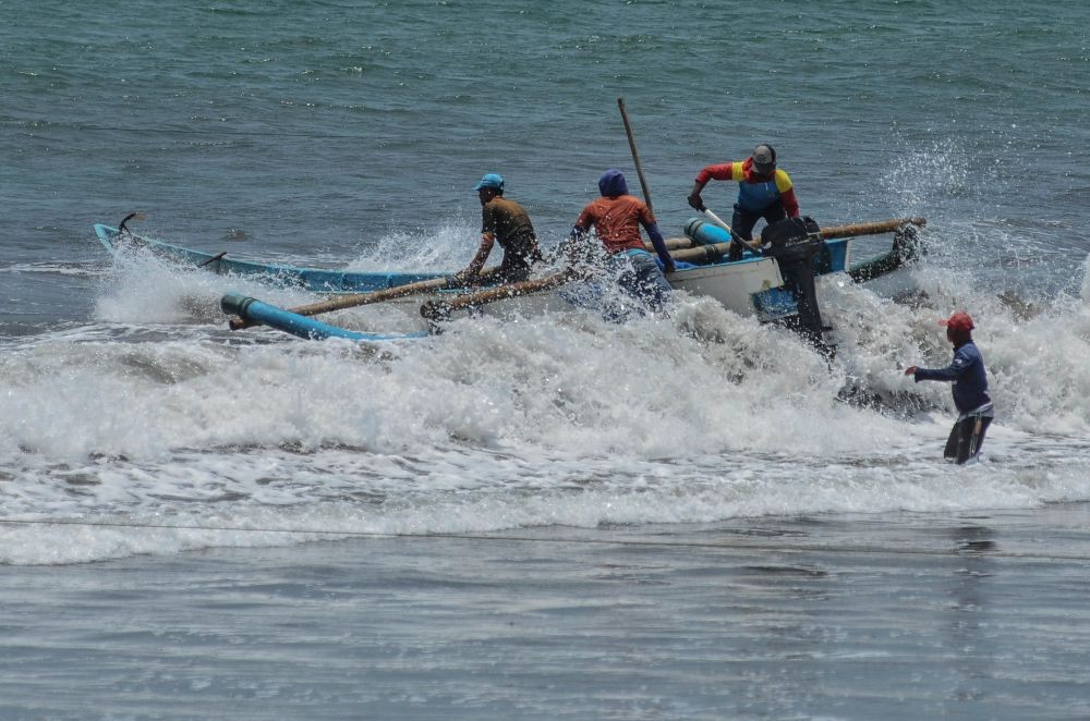 150 Nelayan Jembrana Ikut Kompetisi Stand Up Paddle di Perancak 