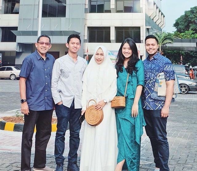 Family Man Idaman! 10 Momen Manis Kedekatan Adamas Belva dan Keluarga 